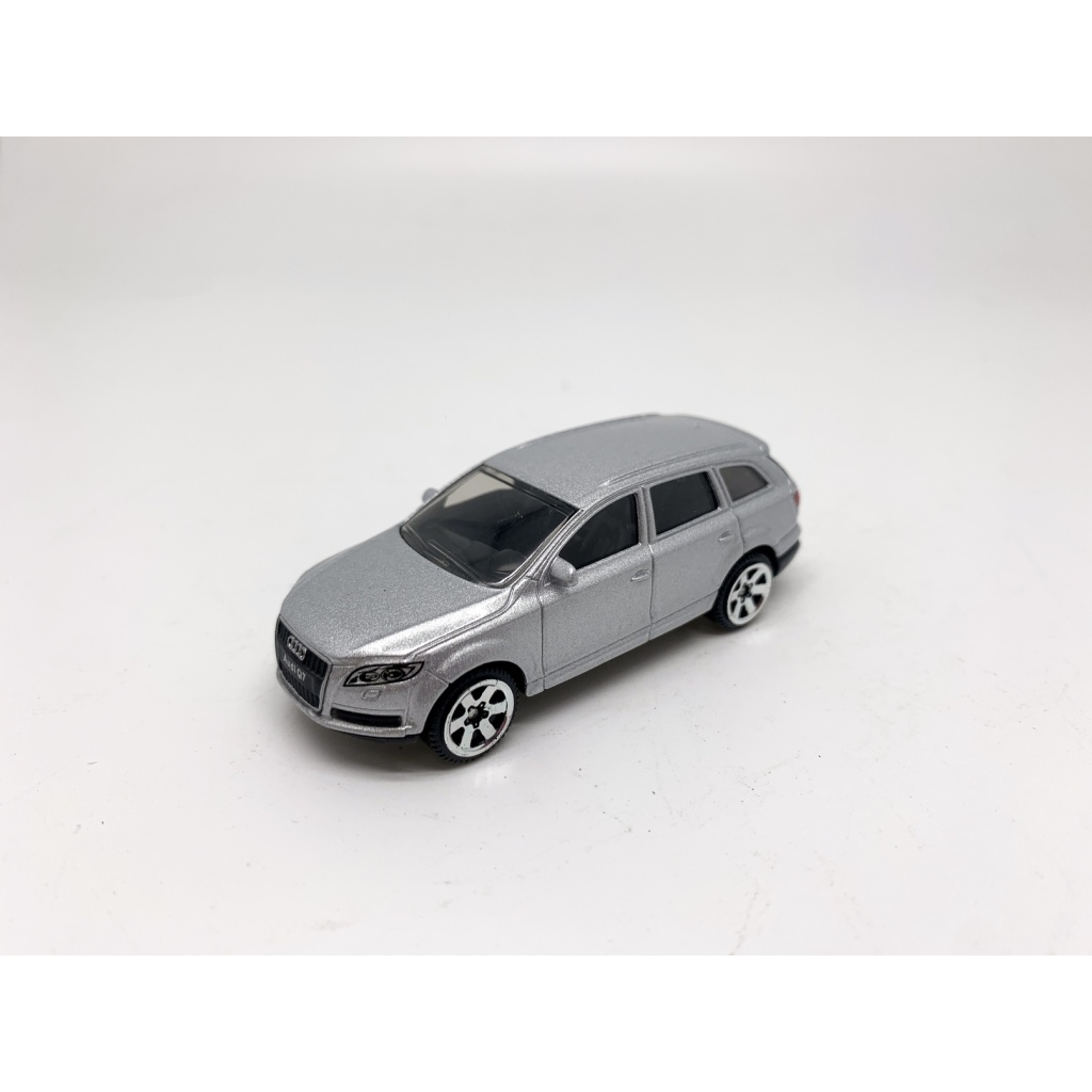 MSZ 1/64 AUDI Q7 SREBRNY