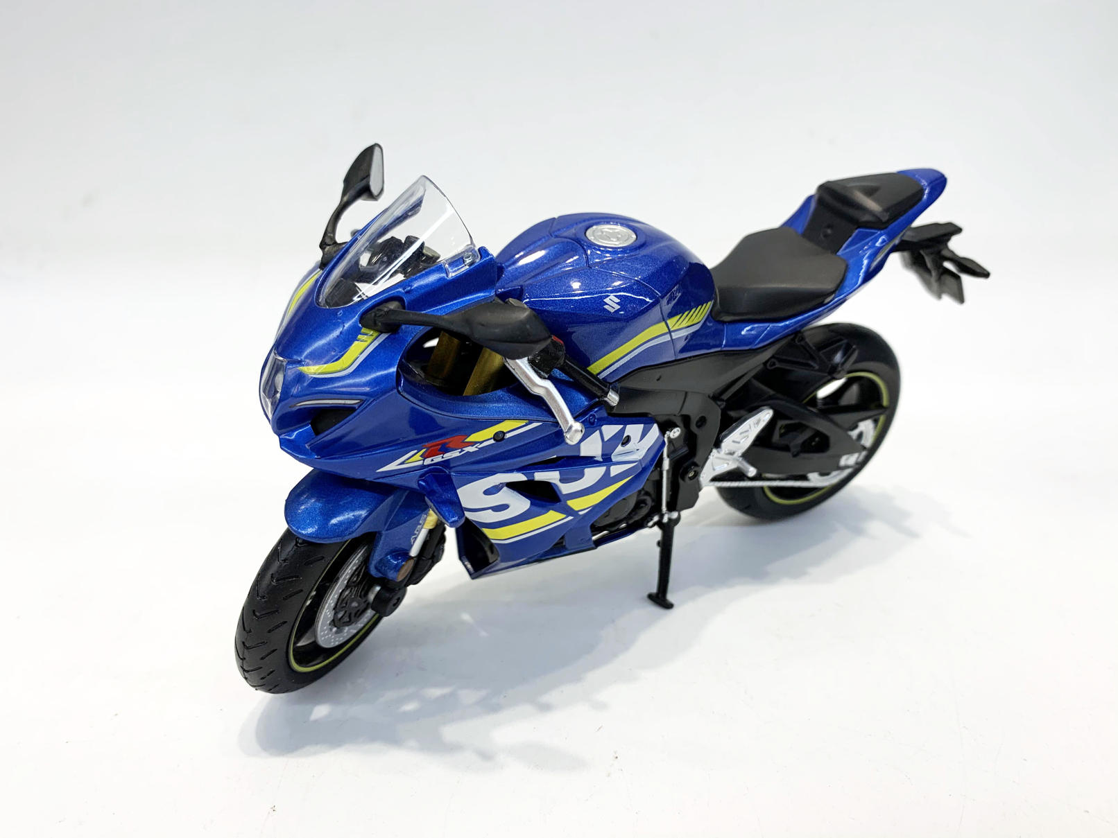 MSZ 1/12 SUZUKI GSX-R1000 NIEBIESKI MSZ 1/12 SUZUKI GSX-R1000 NIEBIESKI