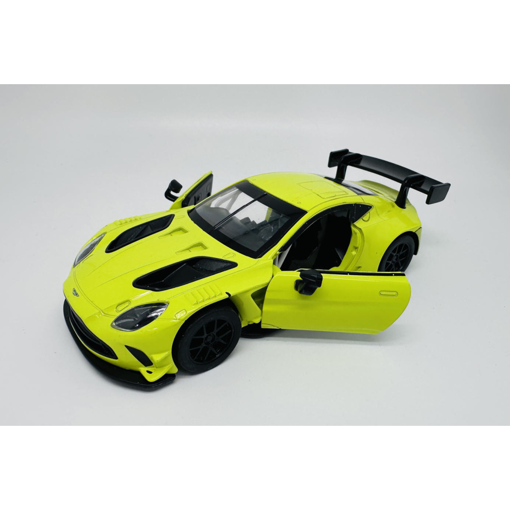 MSZ 1/31 ASTON MARTIN VANTAGE ŻÓŁTY (ŚW.+DŹWIĘK)
