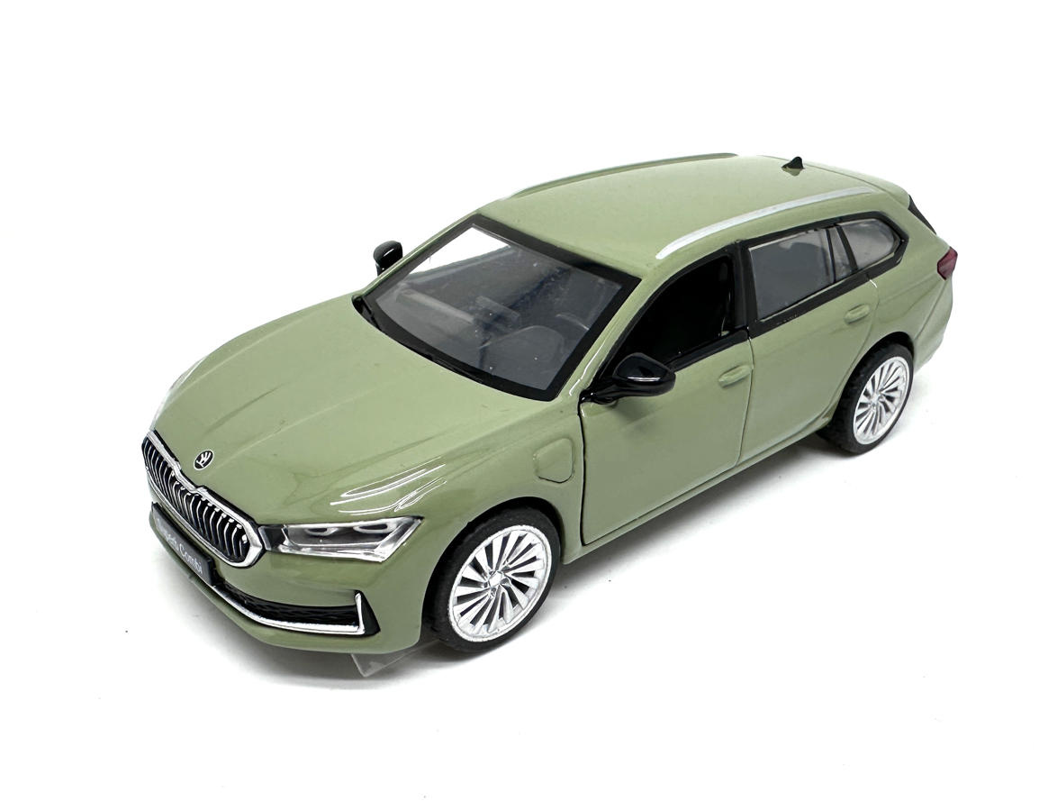 MSZ 1/35 SKODA SUPERB COMBI IV ZIELONY (ŚW+DŹWIĘK) MSZ 1/35 SKODA SUPERB COMBI IV ZIELONY (ŚW+DŹWIĘK)
