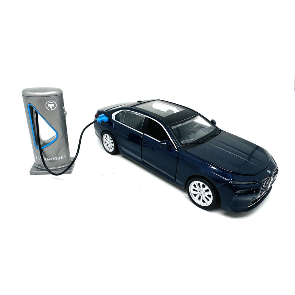 MSZ (ELEKTR.) 1/32 BMW I7 NIEBIESKI